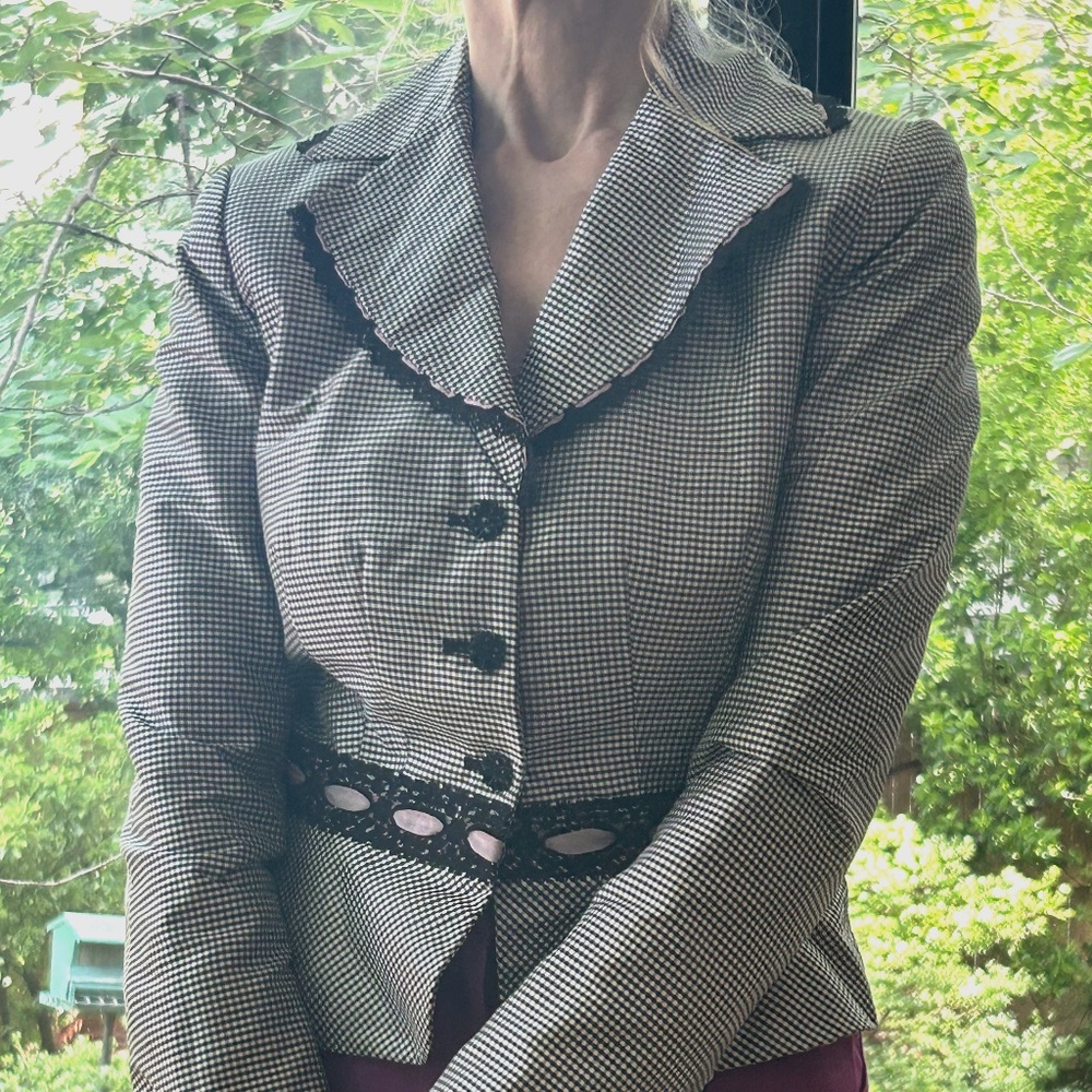 Kay Unger houndstooth fitted blazer jacket with ribbon waist and lace edging